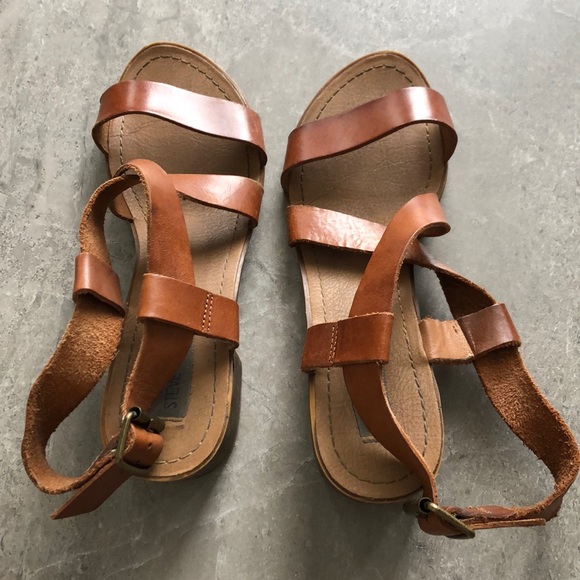 Steve Madden brown strap sandals with small heel - Picture 4 of 4